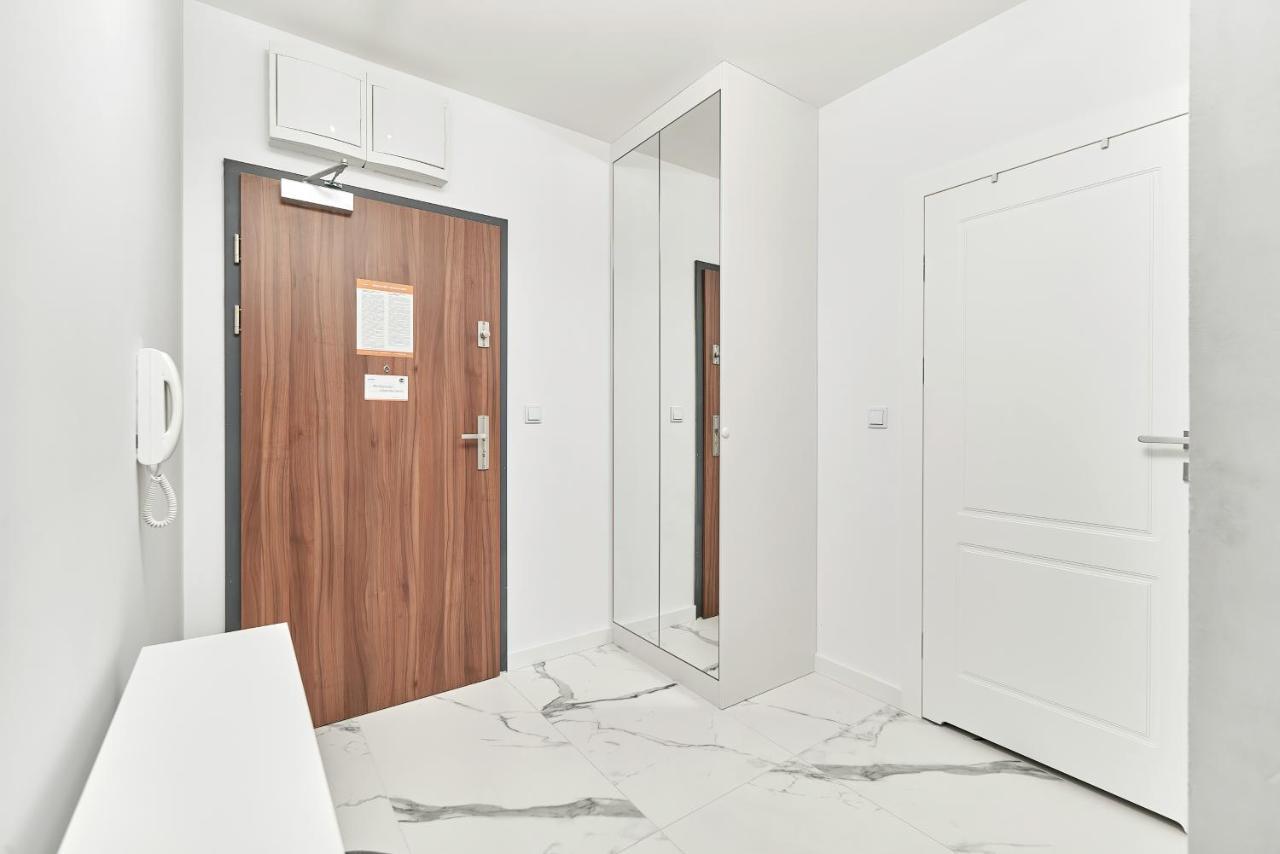 Exclusive Apartments Gwiazdzista With Free Garage Wroclaw By Noclegi Renters מראה חיצוני תמונה