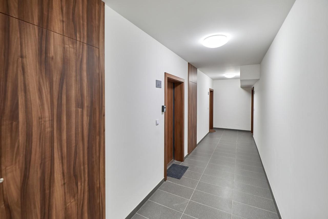 Exclusive Apartments Gwiazdzista With Free Garage Wroclaw By Noclegi Renters מראה חיצוני תמונה